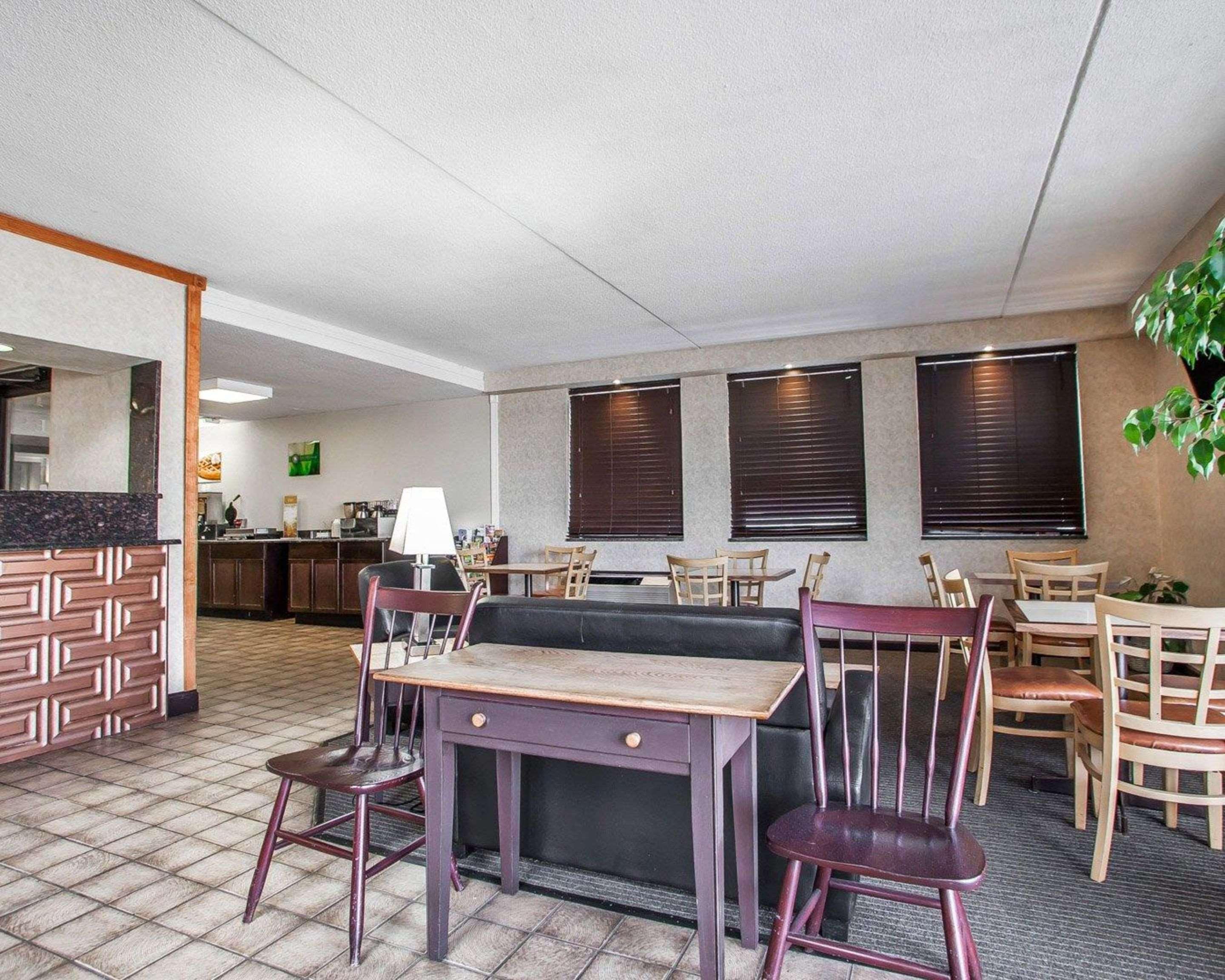 Comfort Inn & Suites Wyomissing-Reading Exterior photo